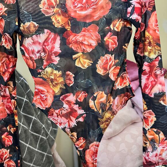 SNDYS Sheer Floral Long Sleeve Bodysuit Size Small Black Red SFBS016 - Picture 4 of 9